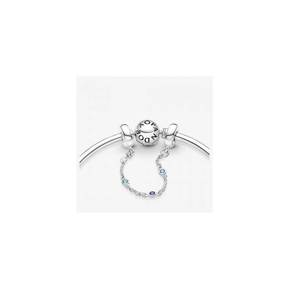 Sterling silver safety chain with stellar blue and 791688C01-05 (High Resolution)