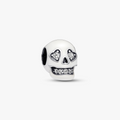Skull sterling silver charm with clear cubic zirco 792811C01 (High Resolution)