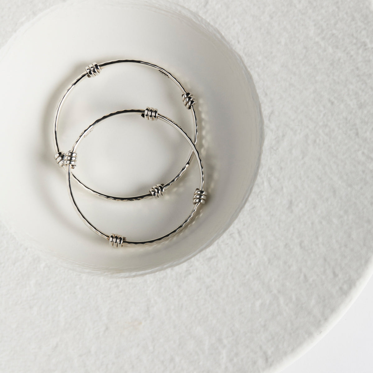 NAJO Silver Amarres Bangle