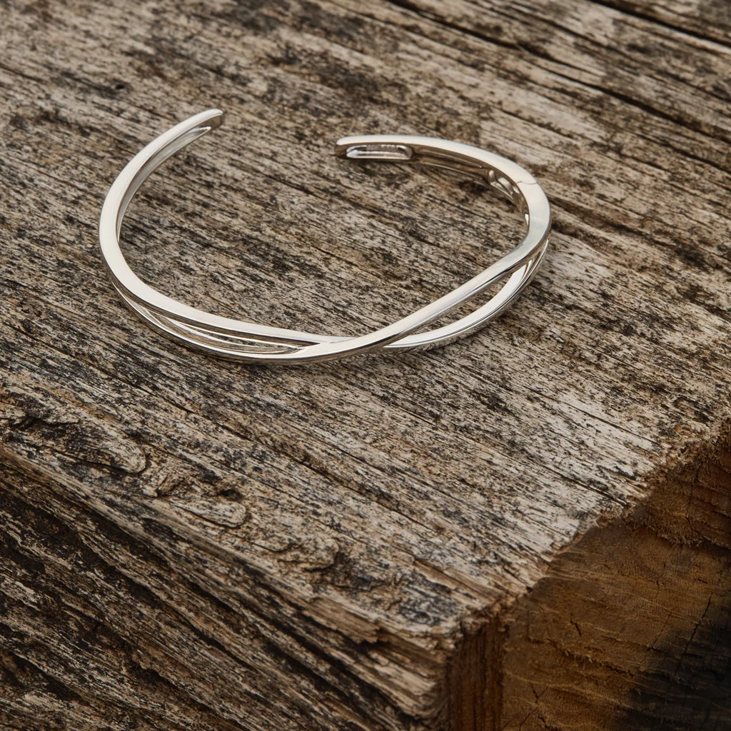 Amara Hinged Cuff B7432