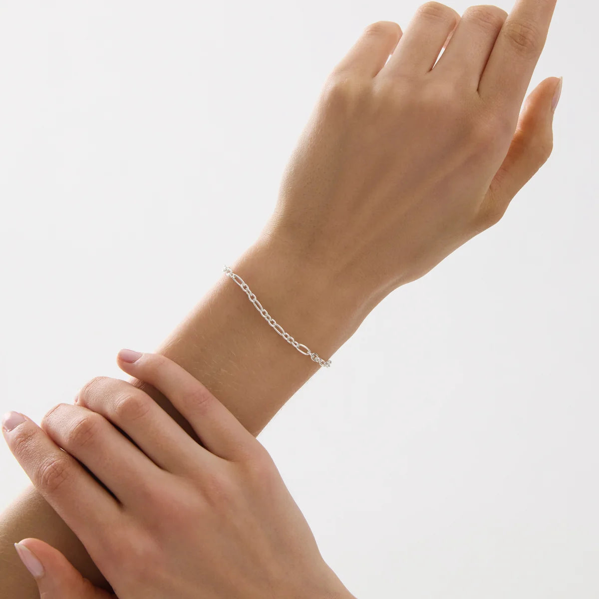 Daybreak Bracelet Silver oval link B7605