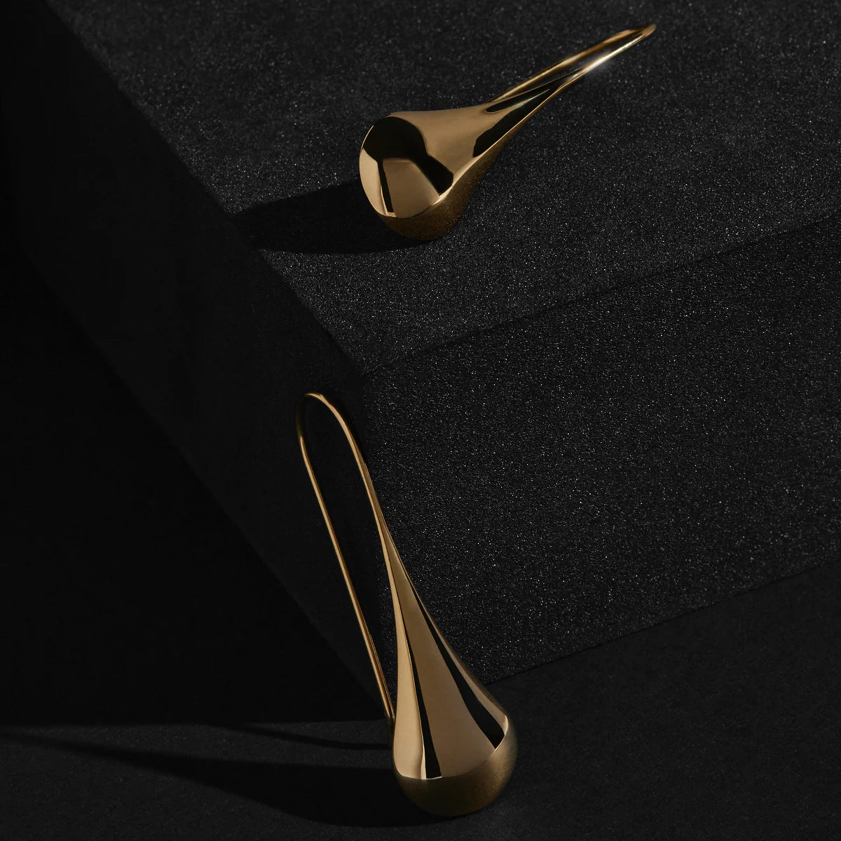 Weeping Woman Earring - Yellow Gold Plated E0139