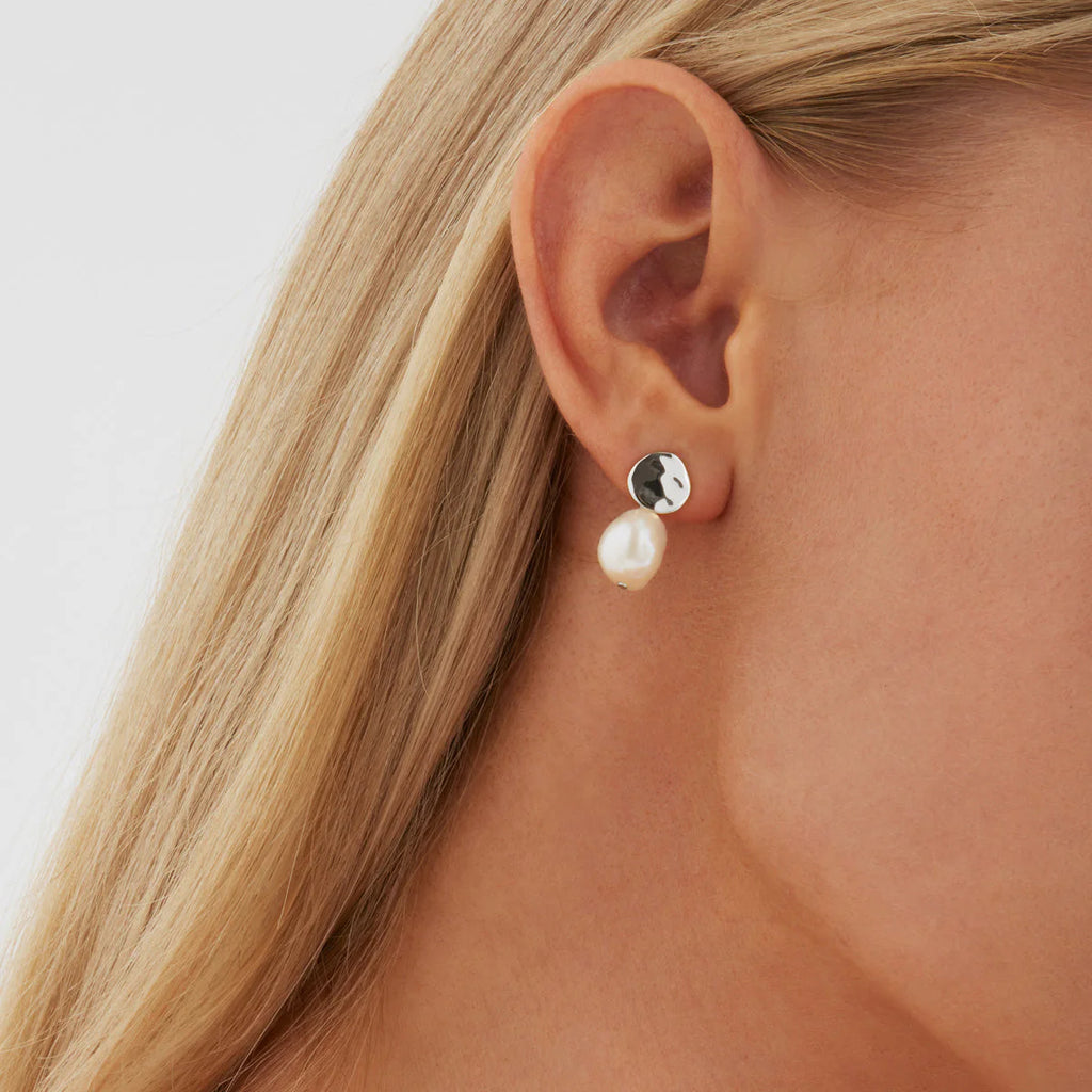 NAJO Renaissance Silver Pearl Earrings E7100