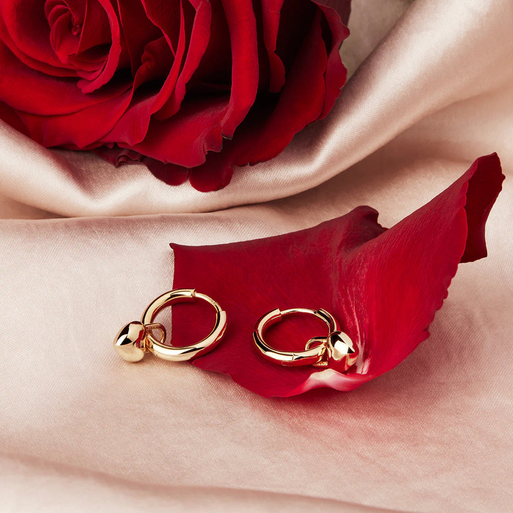 Amore Yellow Gold Hoop Earrings e7127
