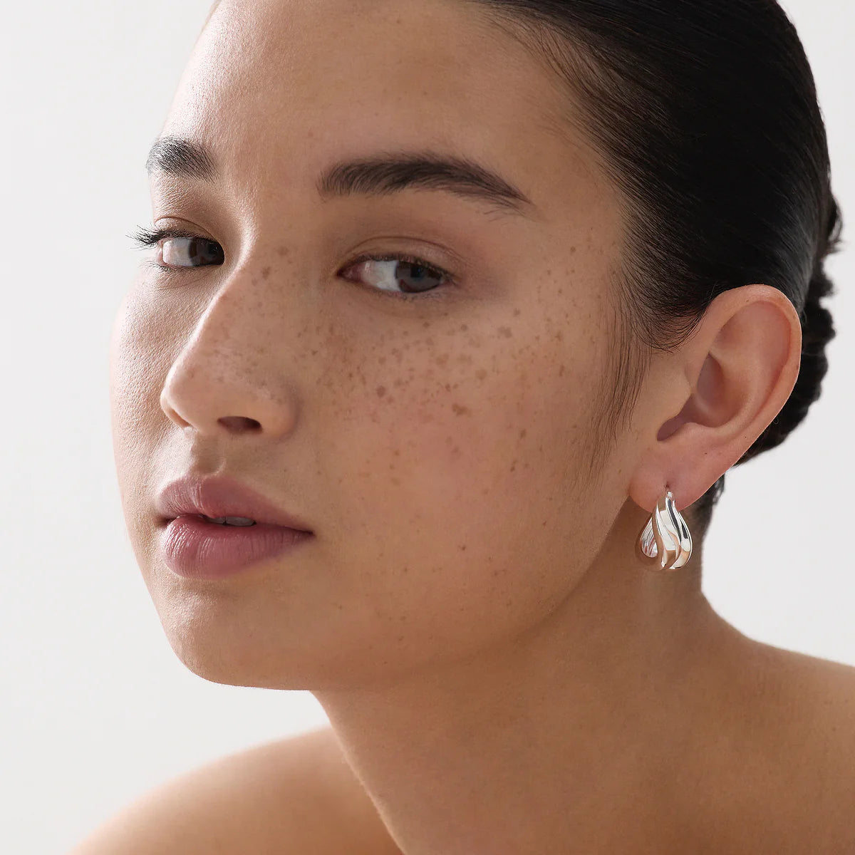 Eterna Hoop Earring E7441