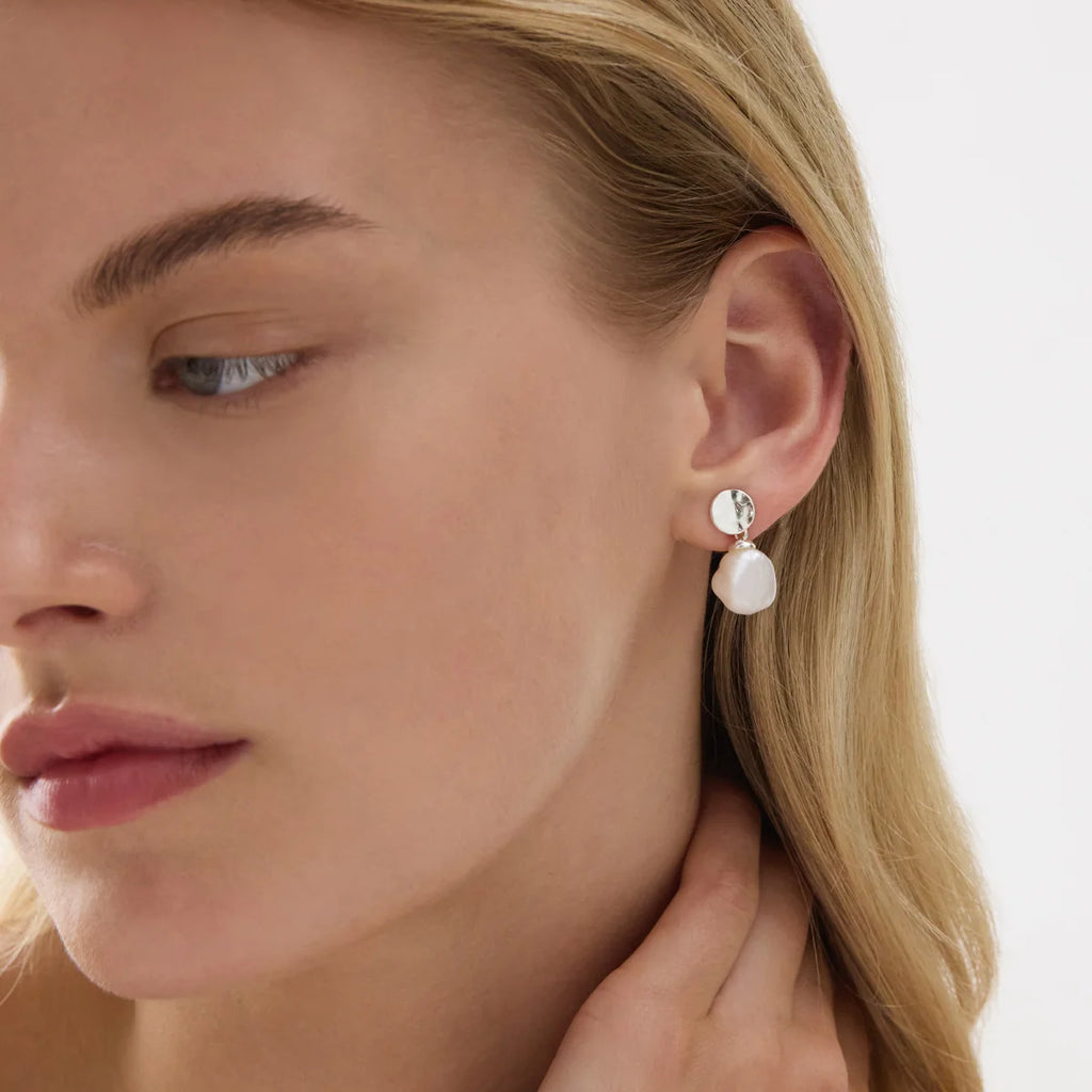 Ocean Drift Pearl Earrings Silver E7641