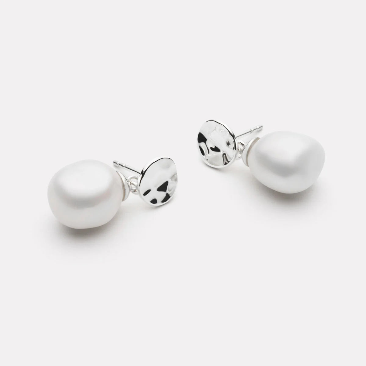 Ocean Drift Pearl Earrings Silver E7641