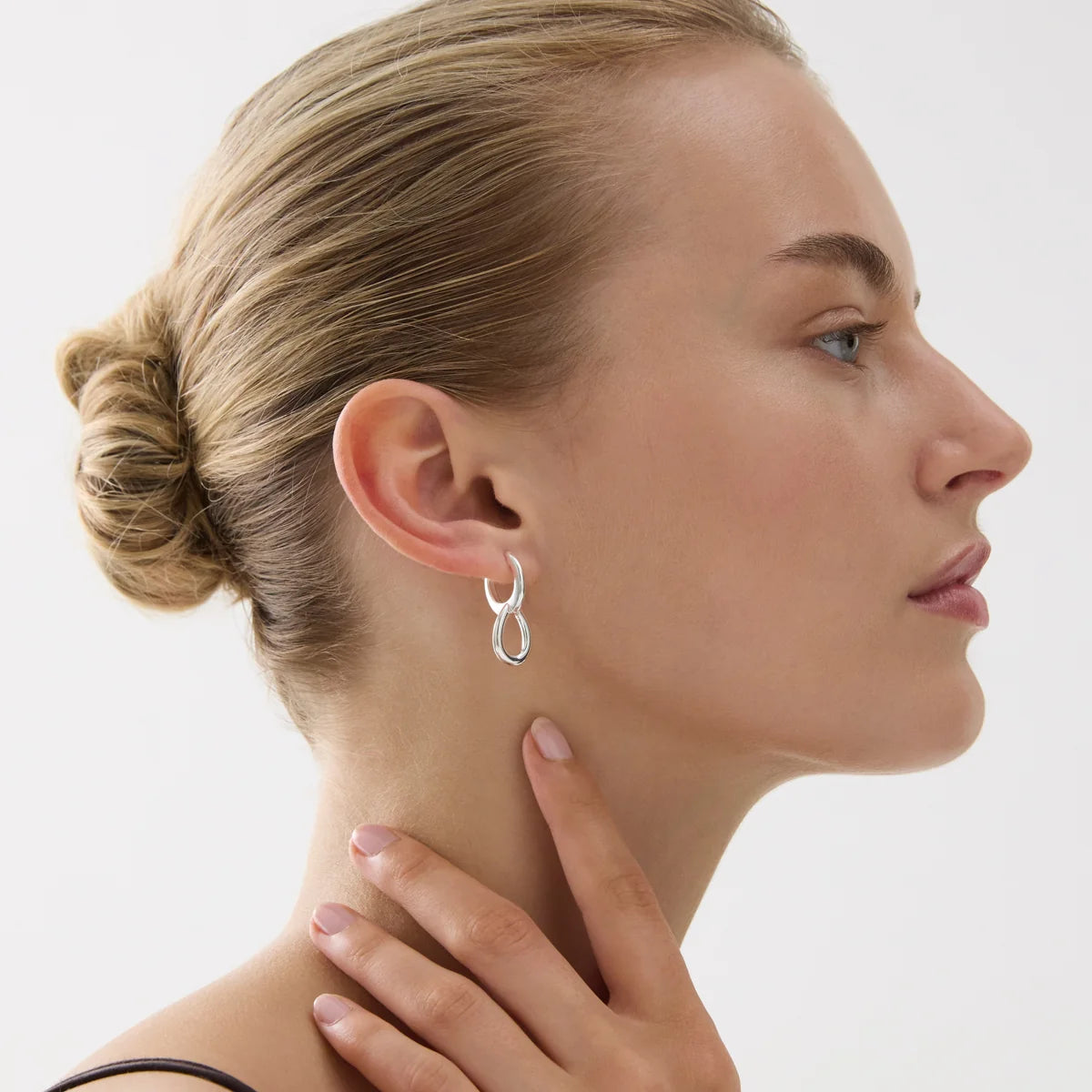 Astra Earrings E7649 Silver