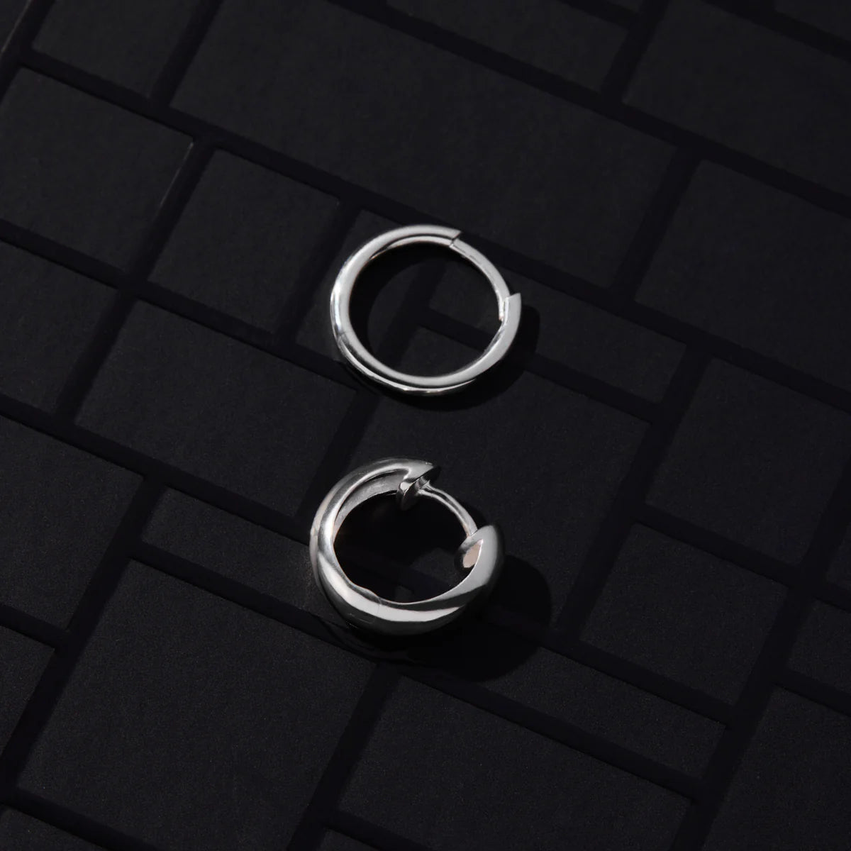 Zephyr Men's Silver Earring E9001