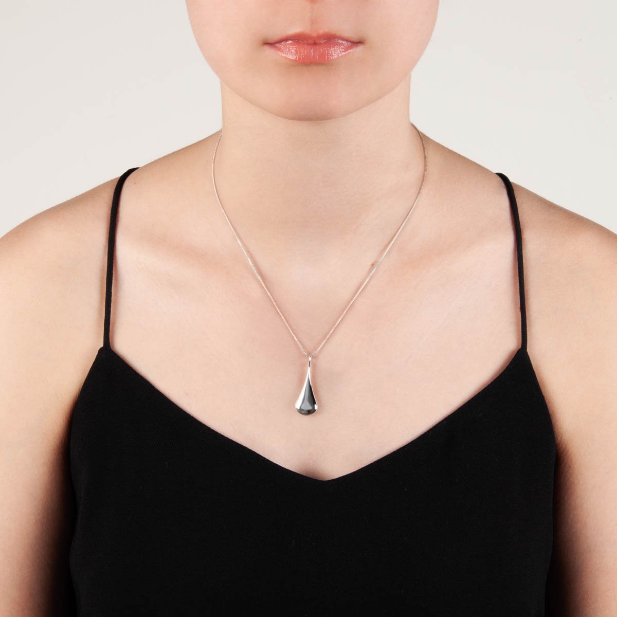 NAJO Weeping Widow Necklace N6217