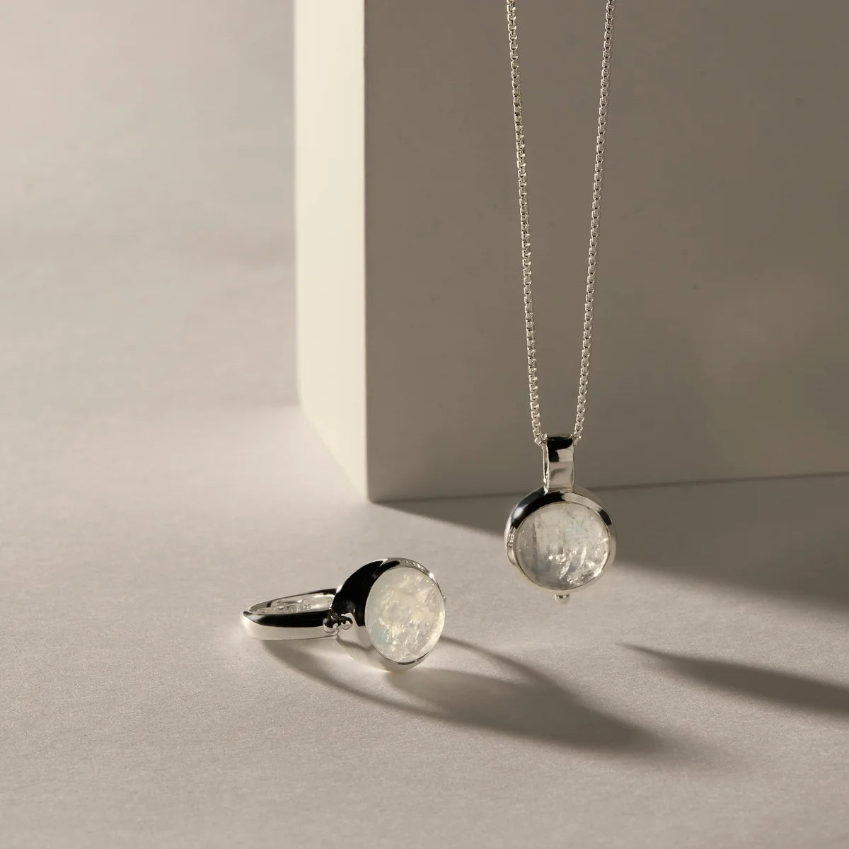 Garland Moonstone Necklace Sterling Silver Bezel N6743