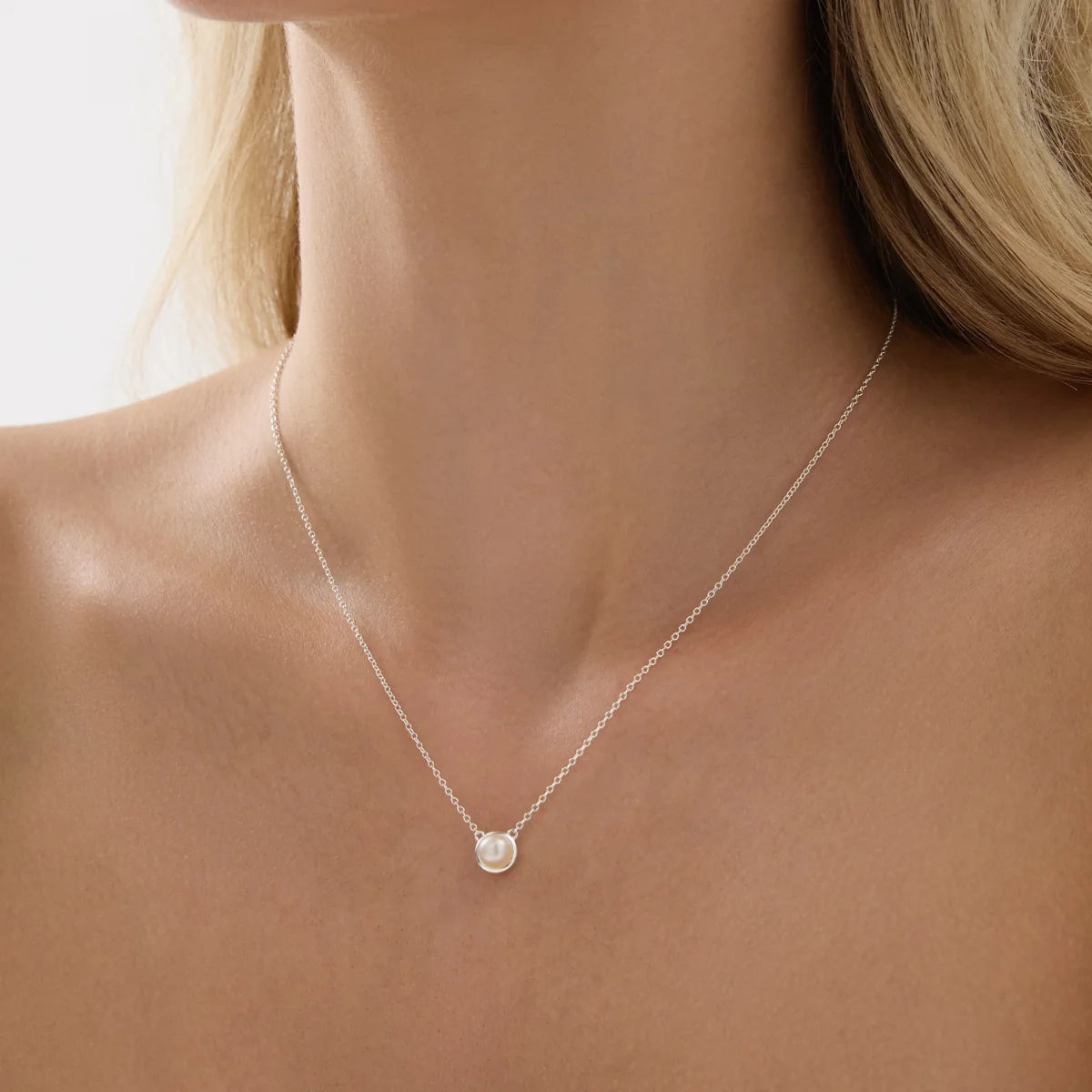 Moonbeam Pearl Necklace N7636 Silver