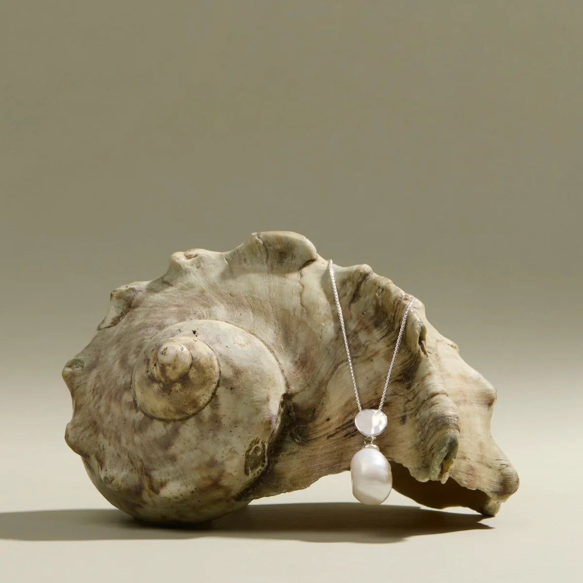 Ocean Drift Pearl Necklace N7641 Silver