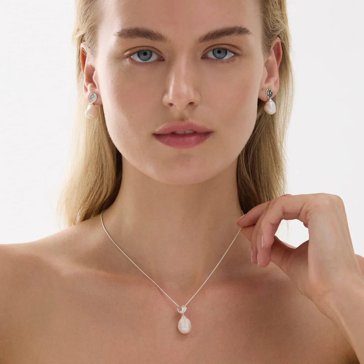 Ocean Drift Pearl Necklace N7641 Silver