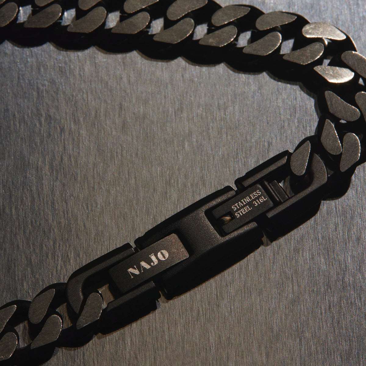 Nero Men’s Steel Curb Chain Bracelet (Bold) B9034