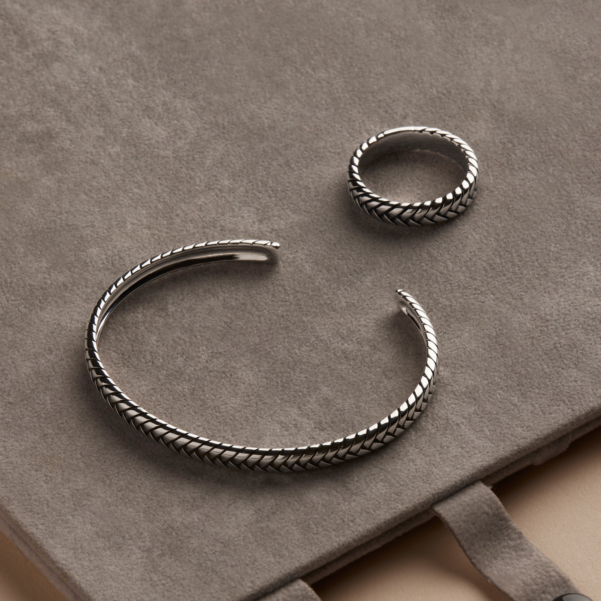 NAJO Tessera Men’s Silver Ring SIZE 10 R9006-10