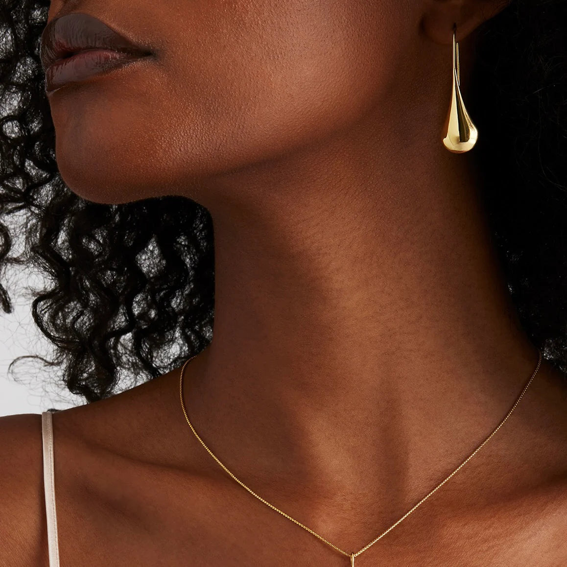 Weeping Woman Earring - Yellow Gold Plated E0139