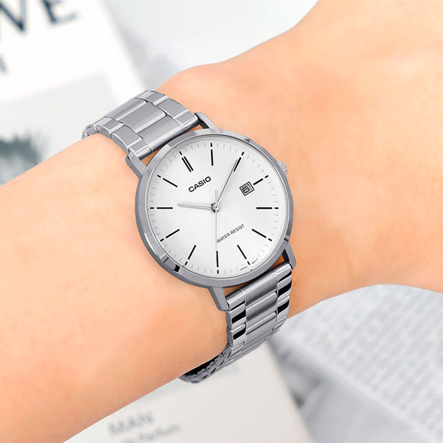 Casio Analogue, White Dial, Stainless Steel MTP-VT05D-7E