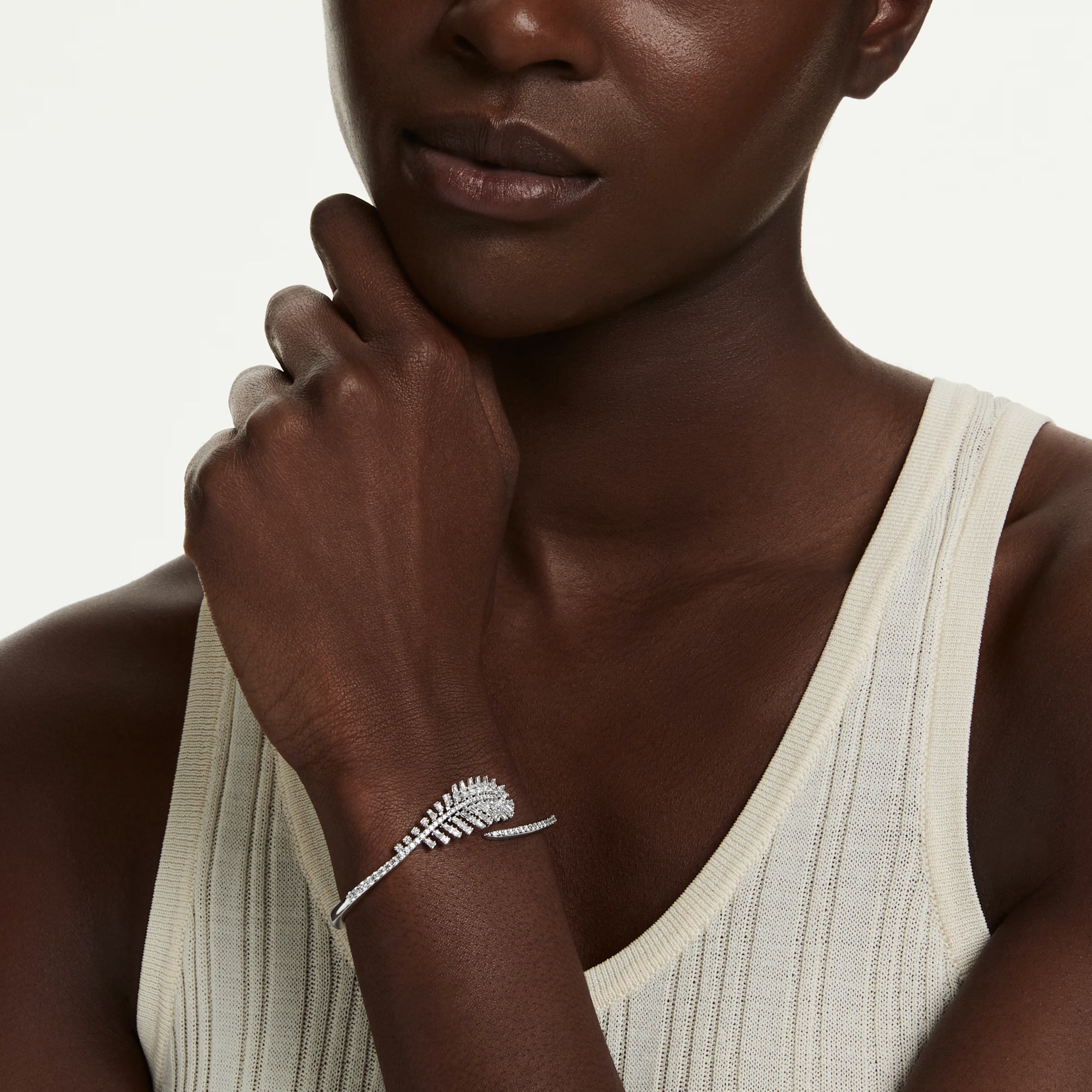 Vienna Feather Open Bangle (Mixed Cuts, White, Rhodium Plated, Size M) 5754275
